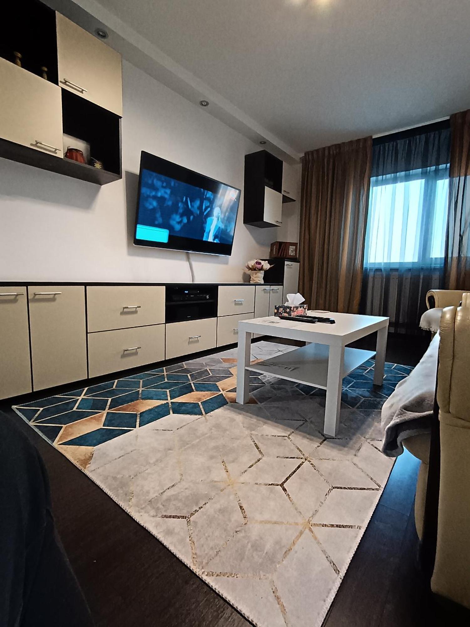Adrian Home 3 Rooms Apartment Ploiesti Exterior photo