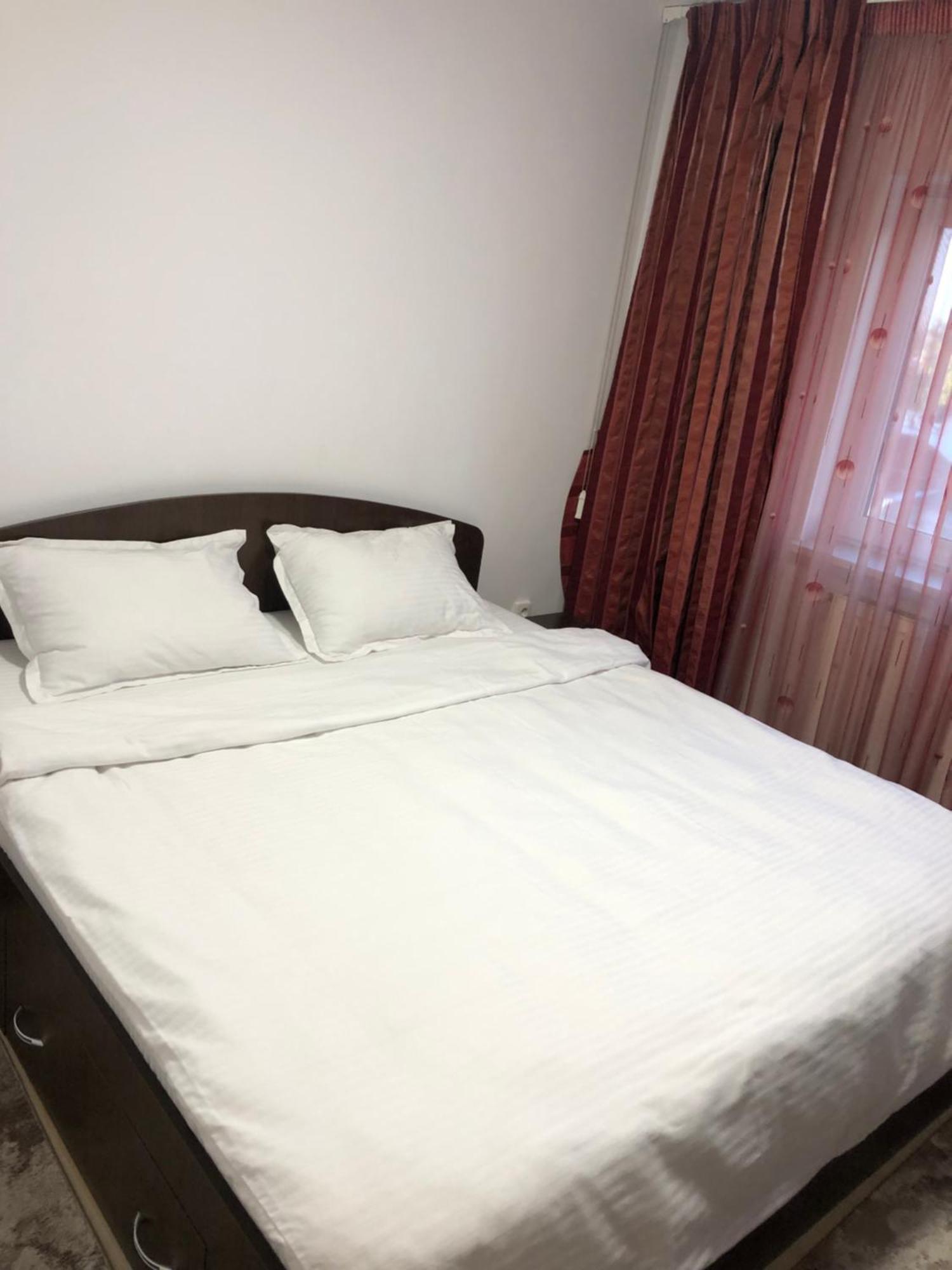 Adrian Home 3 Rooms Apartment Ploiesti Exterior photo